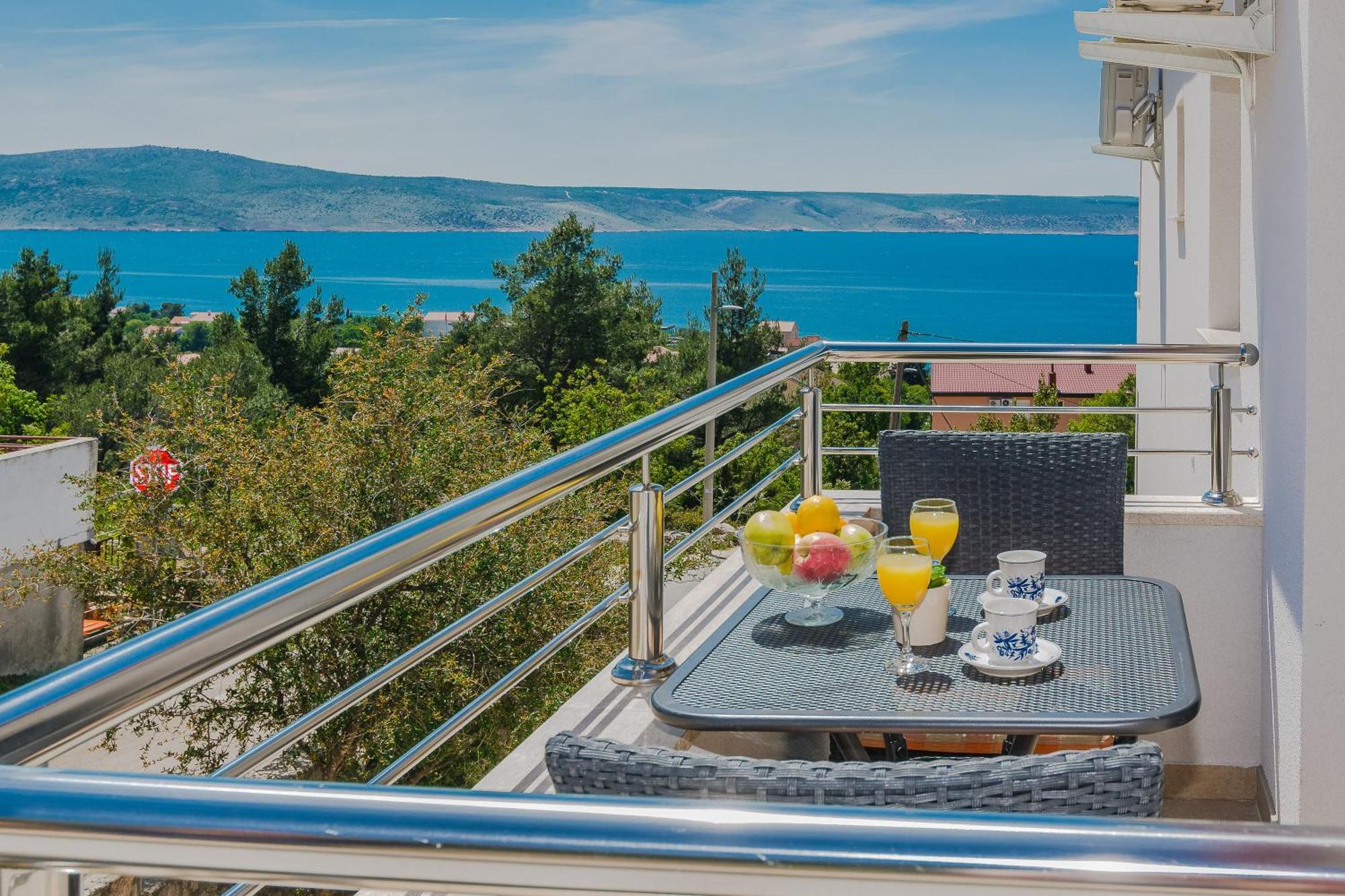 Apartmani Tomeri Starigrad Paklenica Exterior photo